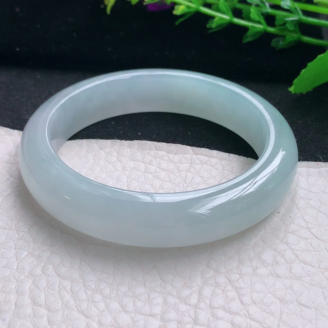 r自然光53.5*12.2*8.2平安镯 天然缅甸翡翠a 货冰荧纯美宽边玉镯子