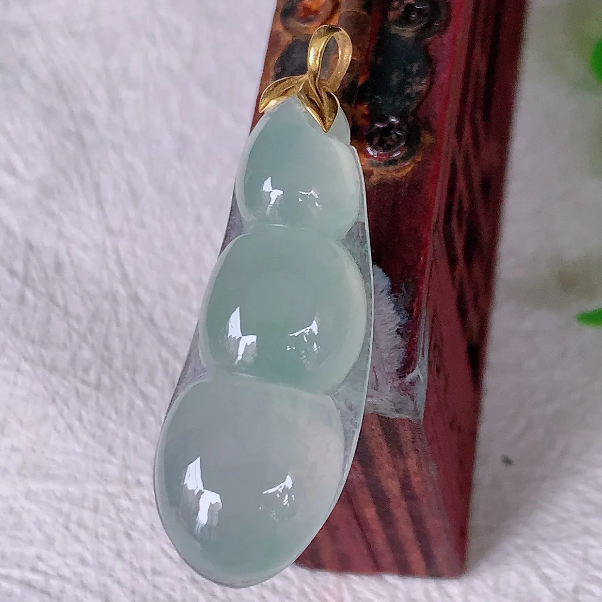 18K金镶嵌冰种翡翠四季豆吊坠，平安豆福豆玉坠，冰润通透，豆粒饱满，寓意：豆蔻年华！#12.2整体3