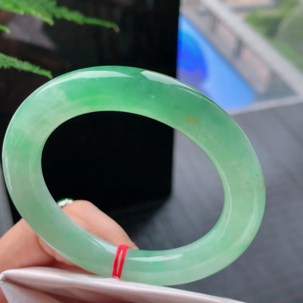 圆条高冰阳绿 无瑕 尺寸:56.7/11.3 种色俱佳