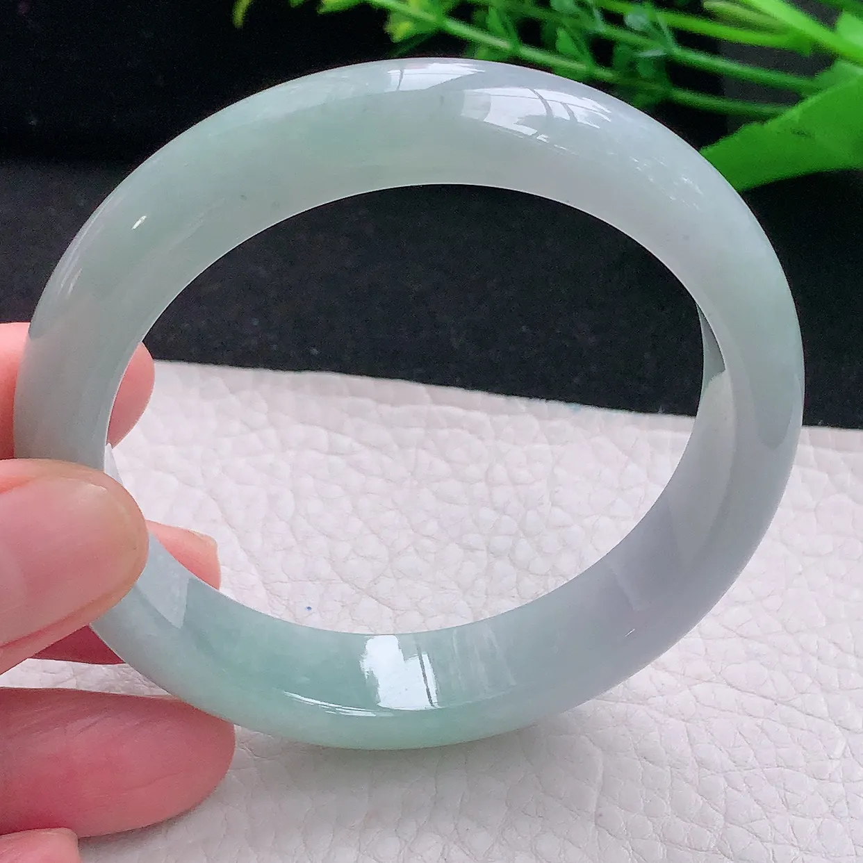 js自然光57*13.3*8.3平安镯 天然缅甸翡翠a 货清秀宽边玉镯子