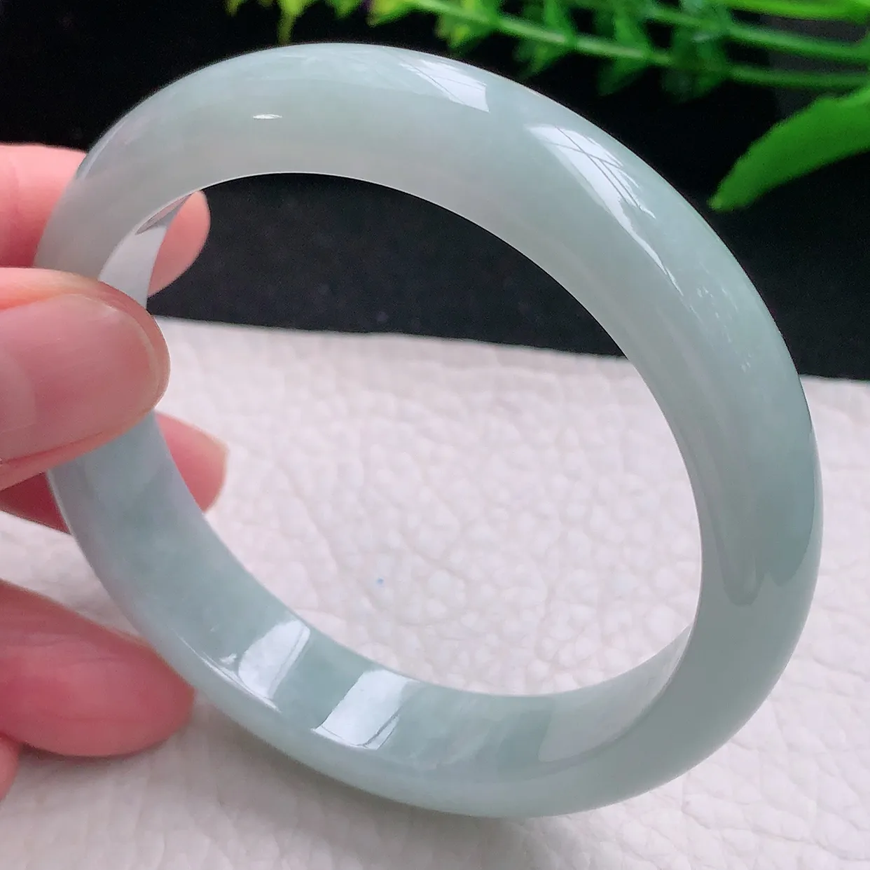 hy自然光58*13*7.7平安镯 天然缅甸翡翠a 货飘花清爽宽边玉镯子