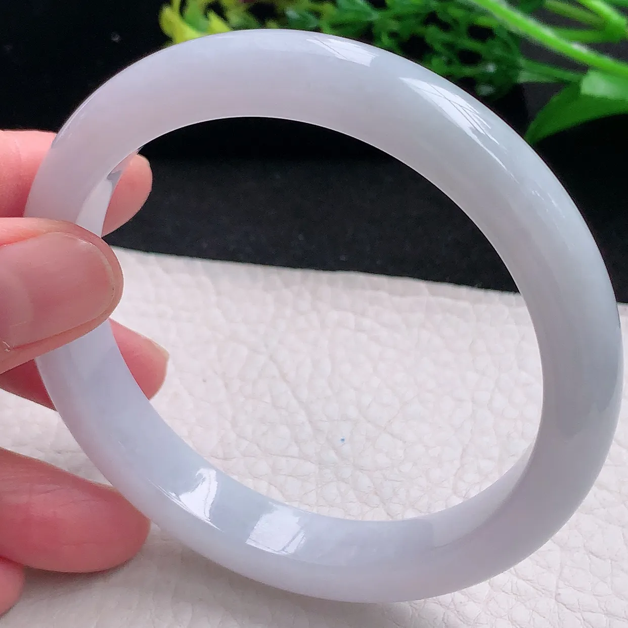 z大圈口62*11.5*8.2平安镯 天然缅甸翡翠a 货白月光大气宽边玉镯子 玉手环