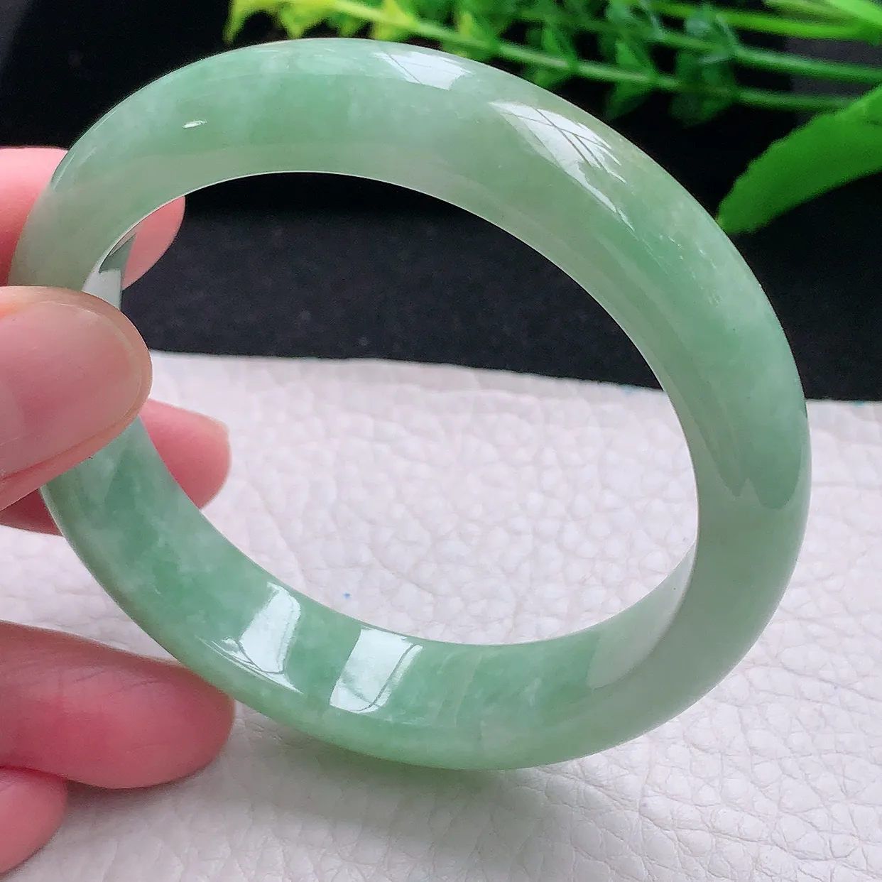 n自然光56*13.5*7.7平安镯 天然缅甸翡翠a 货黄加绿宽边玉镯子 玉手环