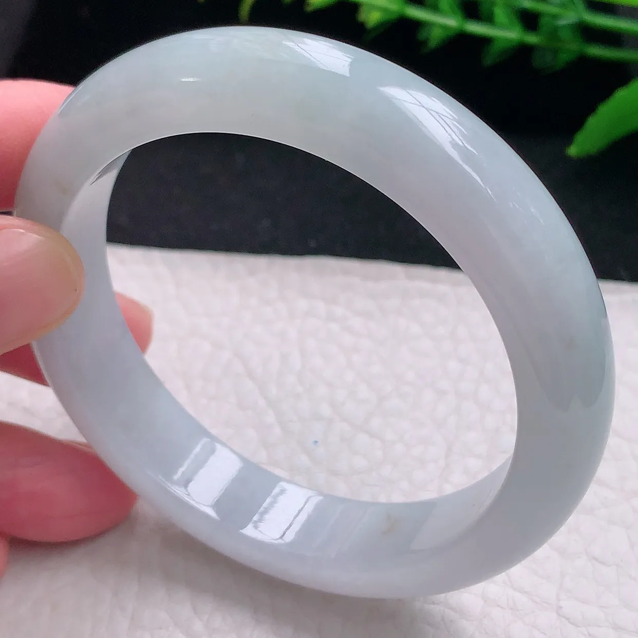 r自然光56*12.6*8.2平安镯 天然缅甸翡翠a 货冰胶清新宽边玉镯子