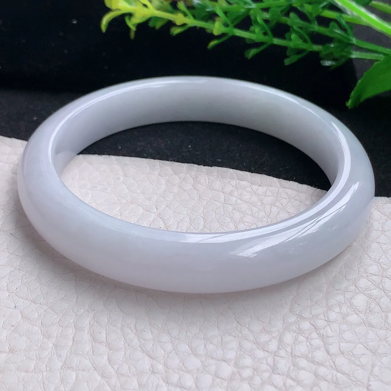 z大圈口62*11.5*8.2平安镯 天然缅甸翡翠a 货白月光大气宽边玉镯子 玉手环