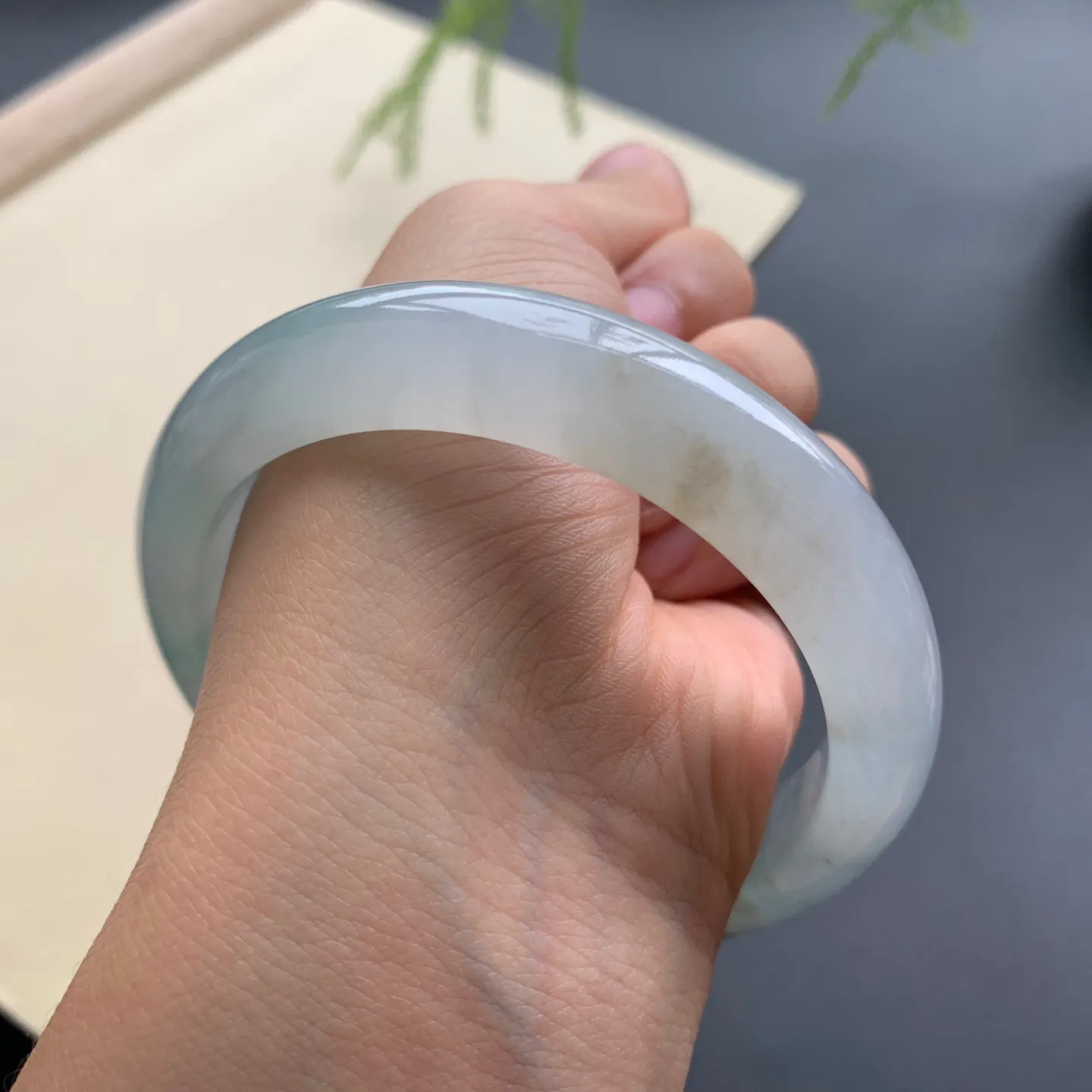 58圈口冰种正圈手镯 尺寸：58-12.2-8.6，无纹裂，水润透亮，胶感十足