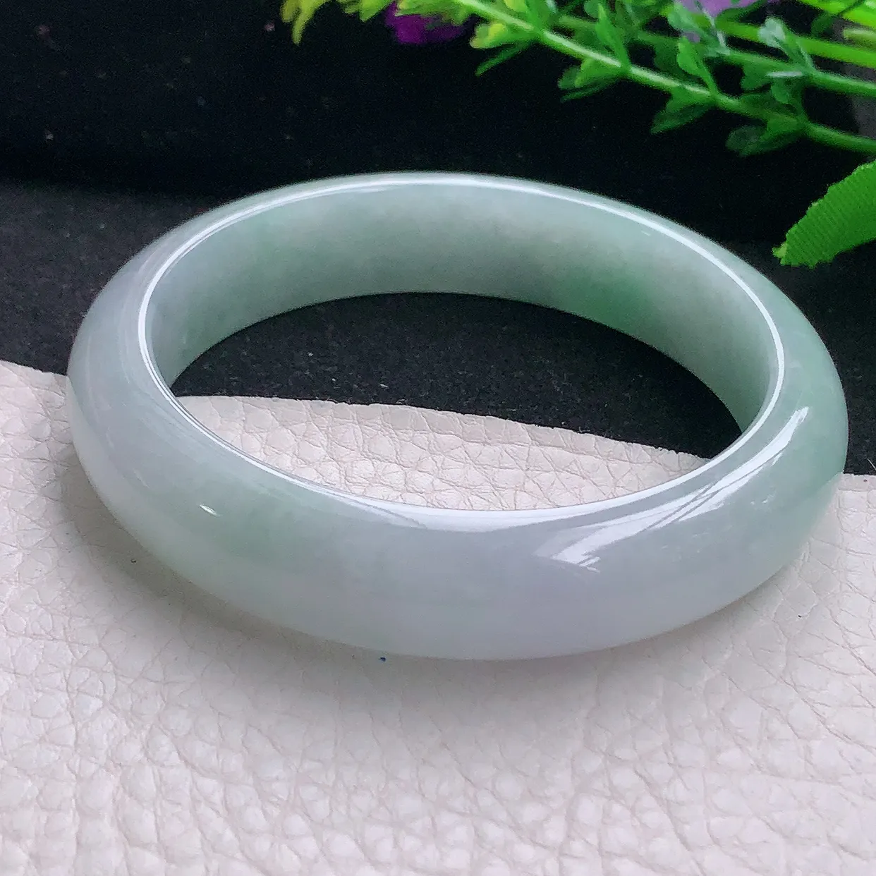 js自然光57*13.3*8.3平安镯 天然缅甸翡翠a 货清秀宽边玉镯子