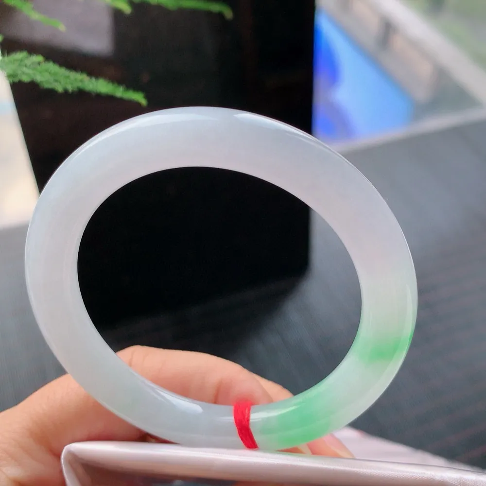 圆条冰阳绿 无瑕 尺寸:53.1/8.5/9.1 色好🥰🥰