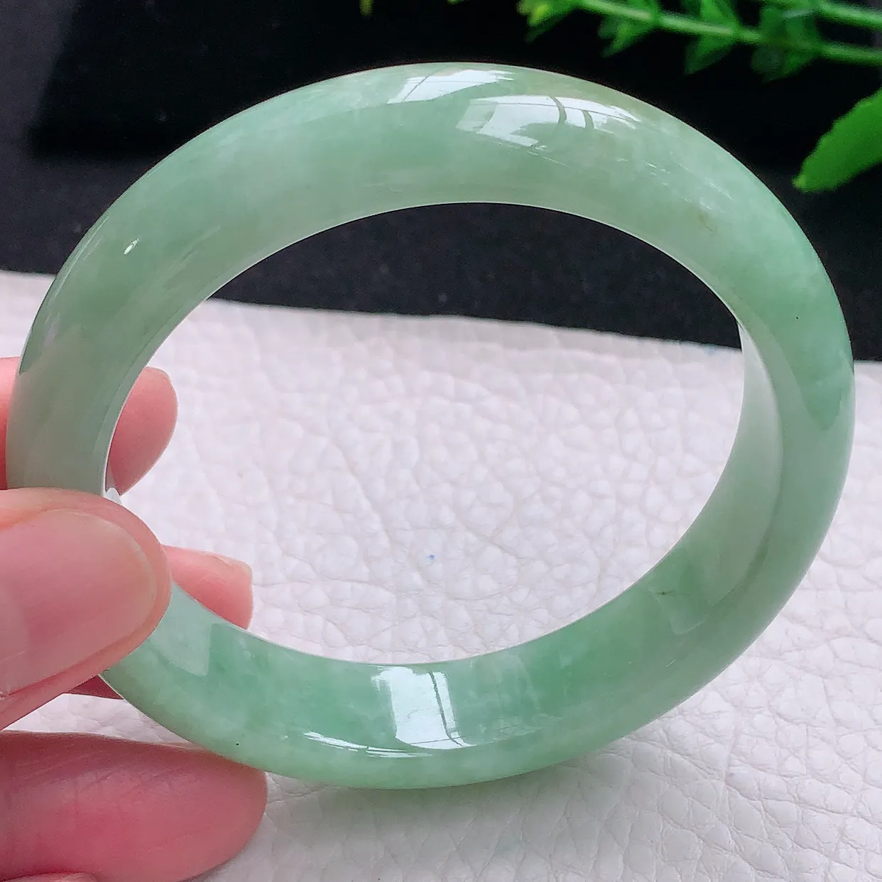 n自然光56*13.5*7.7平安镯 天然缅甸翡翠a 货黄加绿宽边玉镯子 玉手环