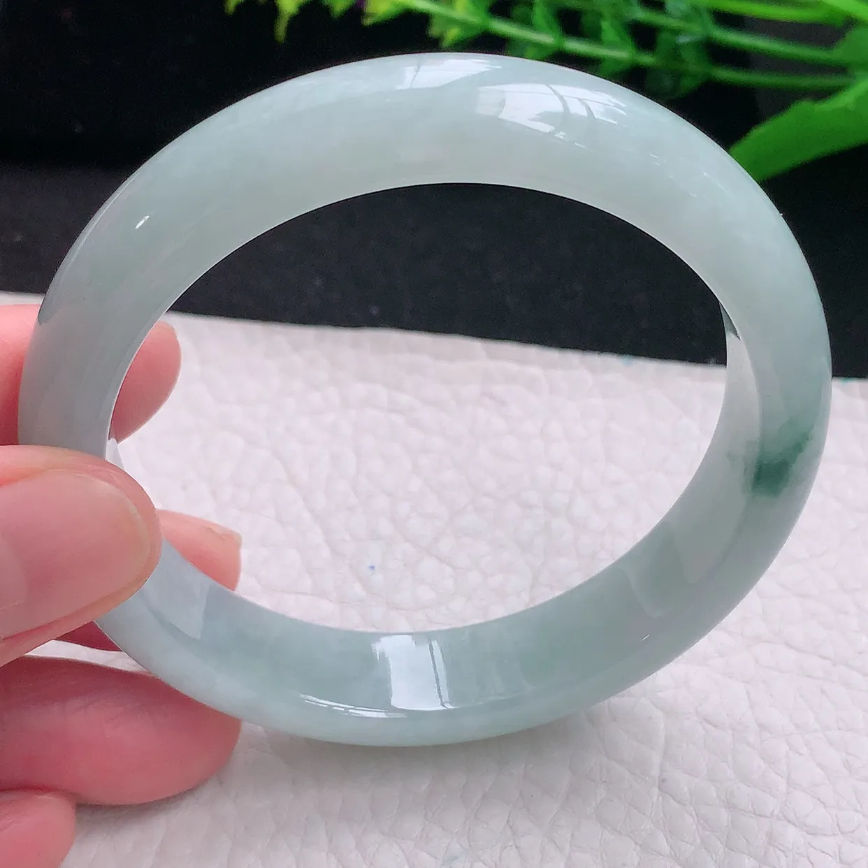 hy自然光58*13*7.7平安镯 天然缅甸翡翠a 货飘花清爽宽边玉镯子