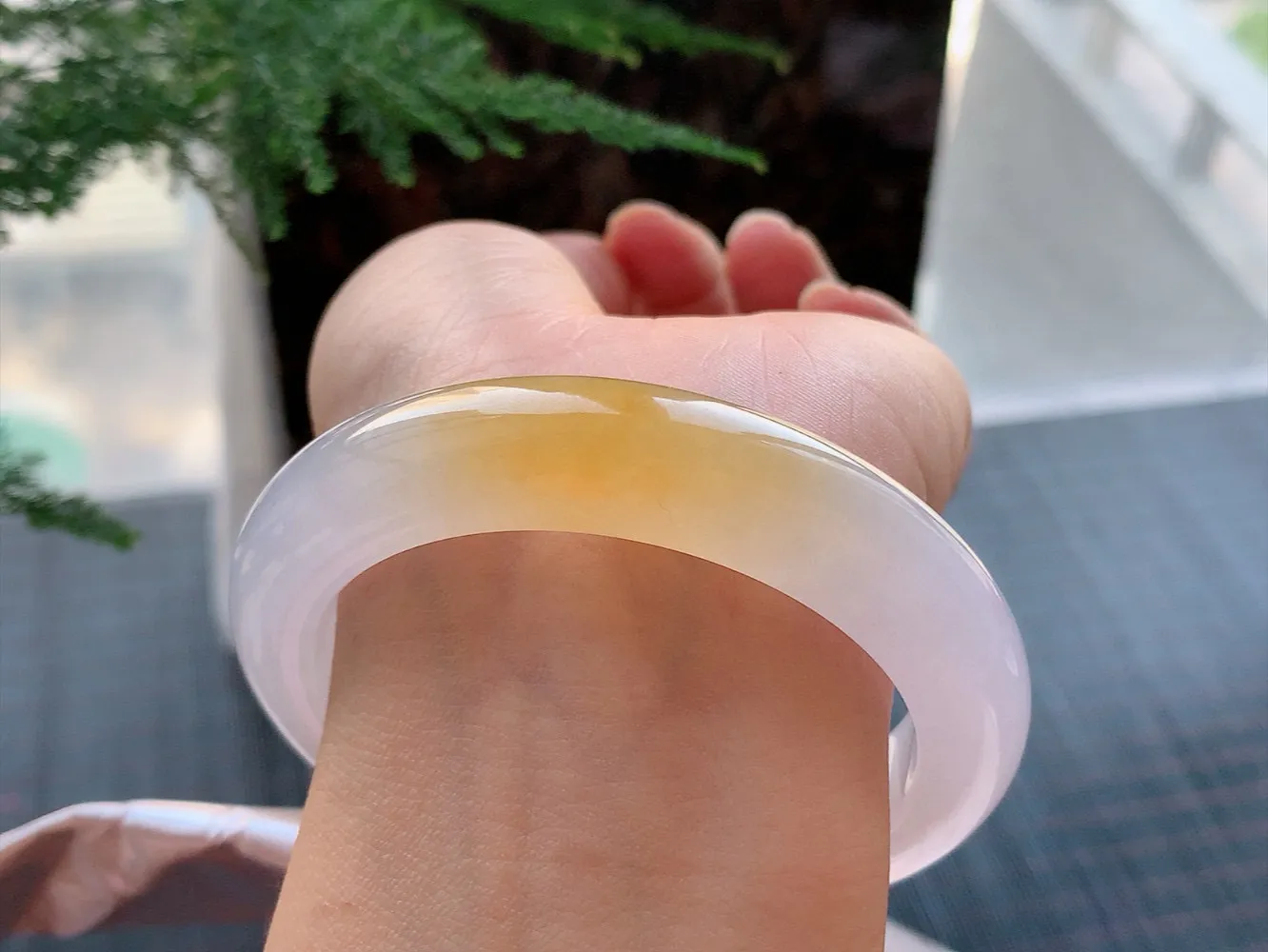 正圈高冰黄翡 无瑕 尺寸:55.5/12.1/9.5 种色俱佳️️