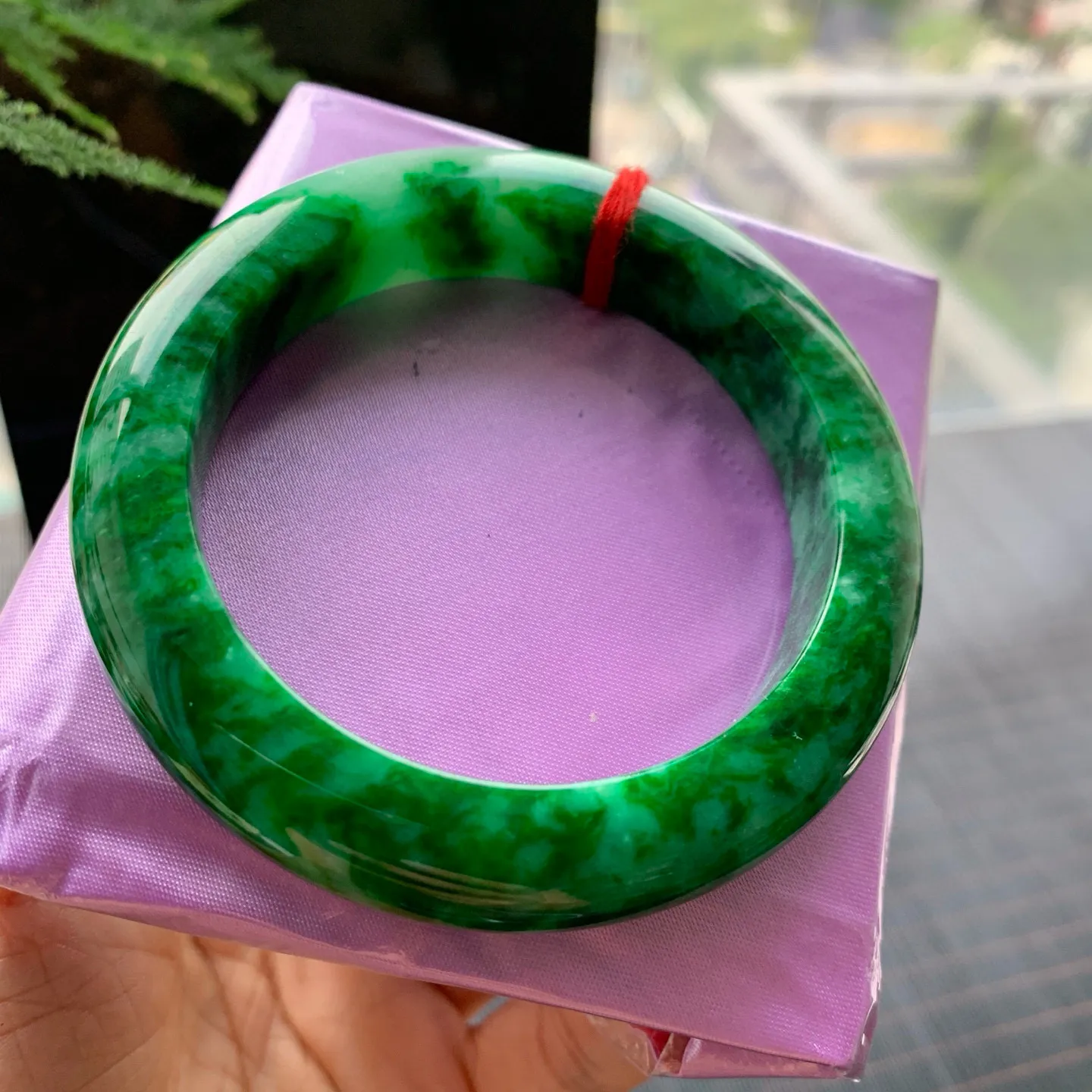 正圈满绿 无瑕 尺寸:56.3/12.6/10.4 满色