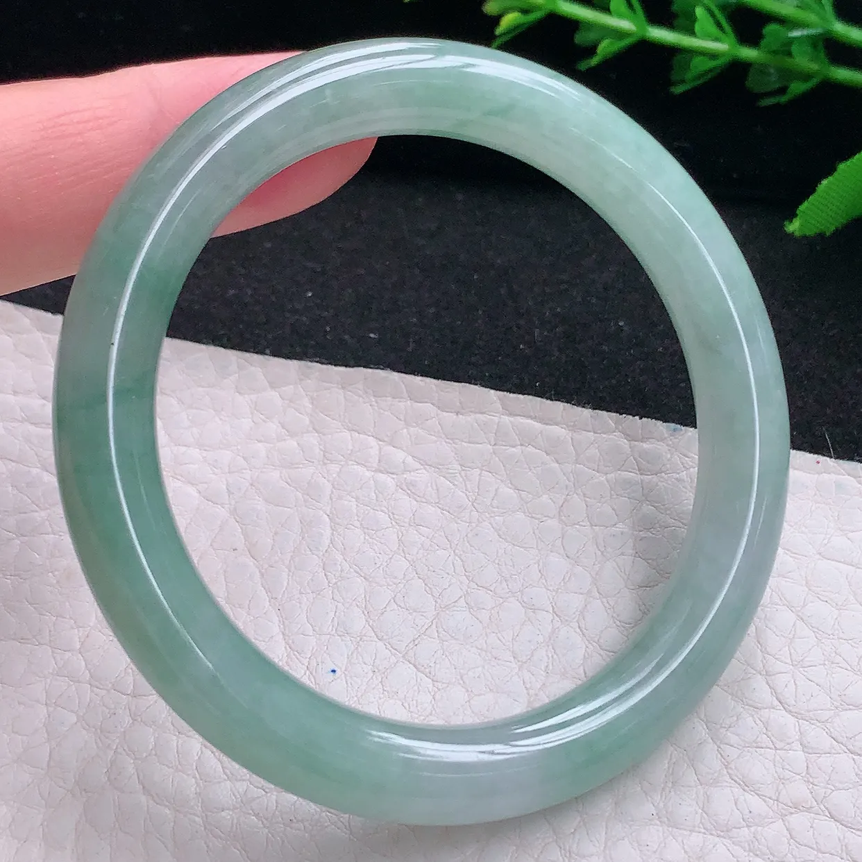 n小圈口53*8.5*8.3叮当镯 天然缅甸翡翠a 货冰润圆条玉镯子 玉手环