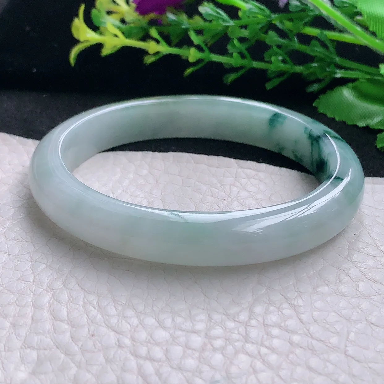 pj自然光54.5*48.6*10*7.5贵妃镯 天然缅甸翡翠a 货冰飘花蛋形宽边玉镯子 玉手环