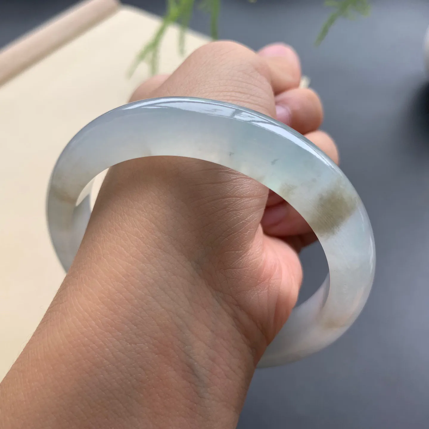 58圈口冰种正圈手镯 尺寸：58-12.2-8.6，无纹裂，水润透亮，胶感十足