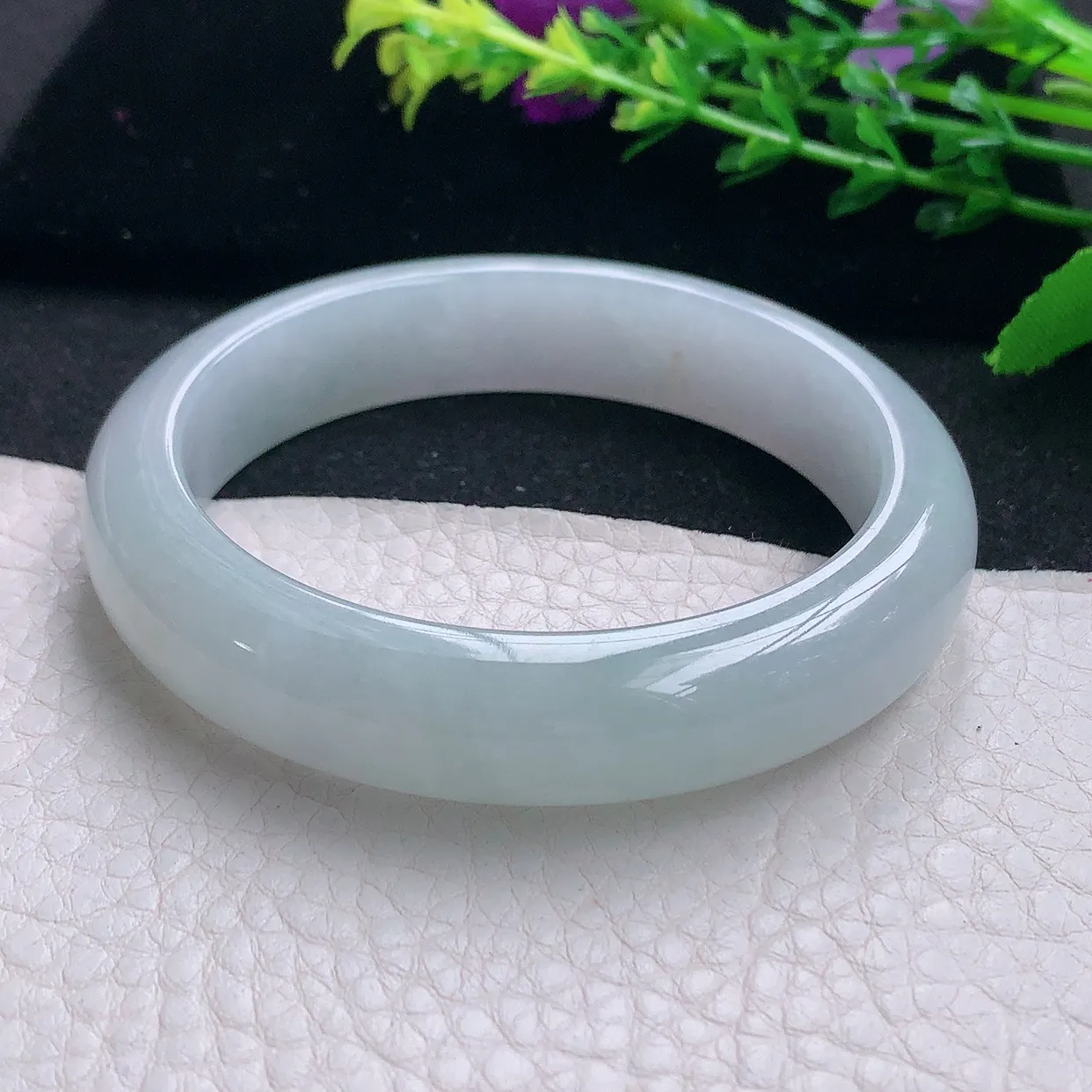 r自然光56*12.6*8.2平安镯 天然缅甸翡翠a 货冰胶清新宽边玉镯子