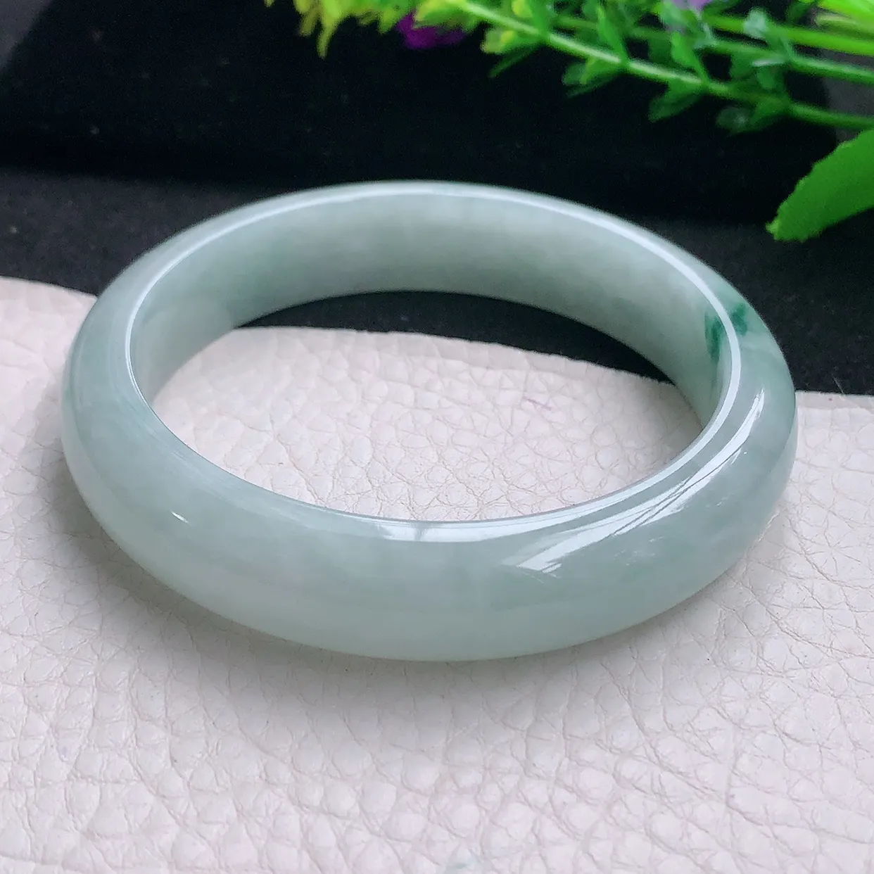 hy自然光58*13*7.7平安镯 天然缅甸翡翠a 货飘花清爽宽边玉镯子