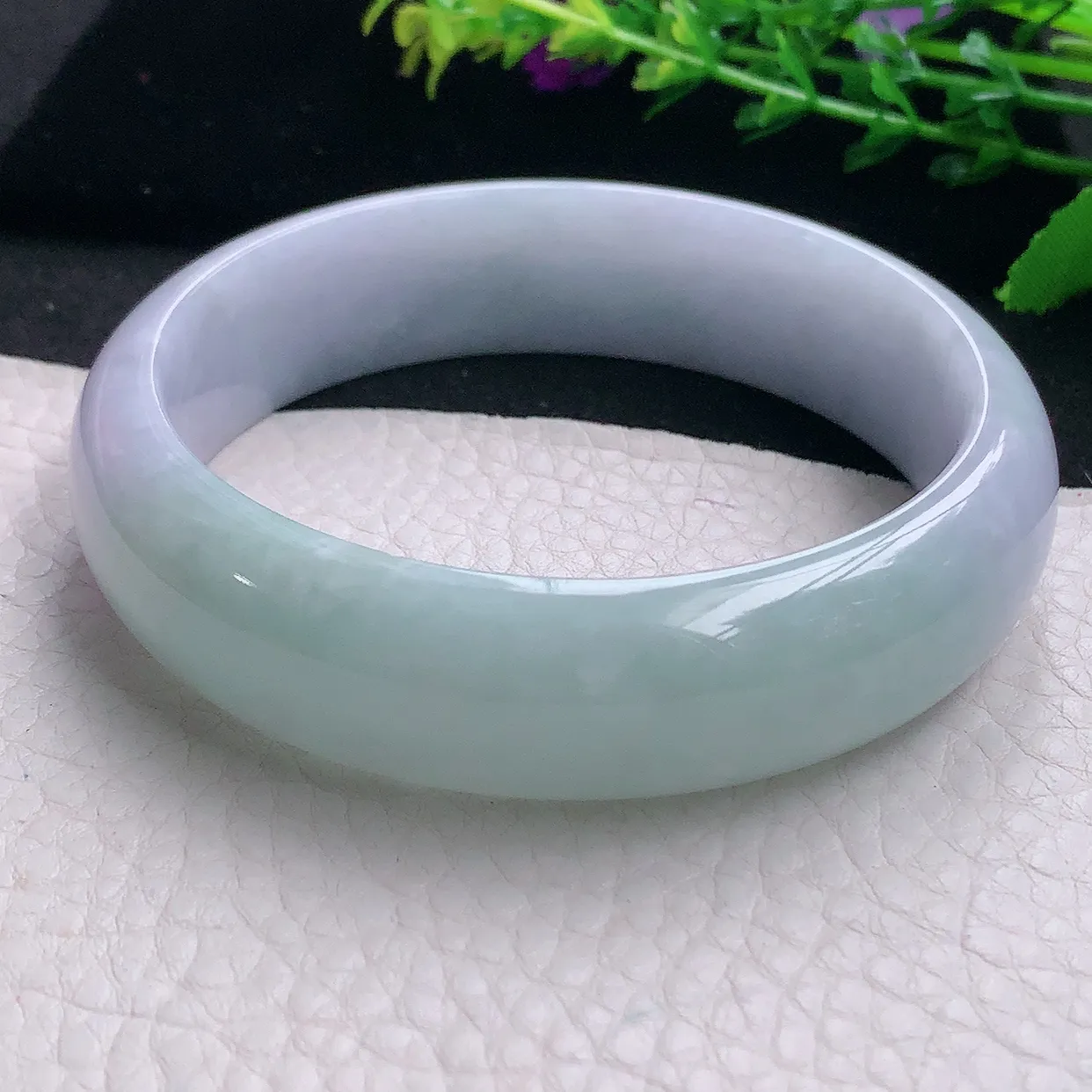 js自然光59*14.8*8平安镯 天然缅甸翡翠a 货春带彩水润宽边玉镯子