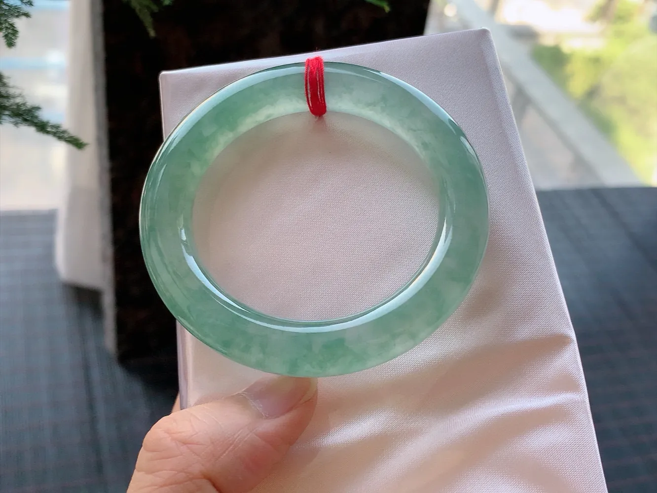 圆条高冰飘花 无瑕 尺寸:50.4/10.1 花美 种水好