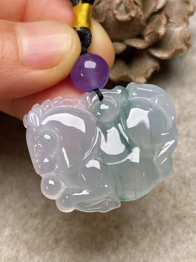 冰种飘花【马到成功】吊坠，种水好，玉质细腻 ，卖相好‘.
