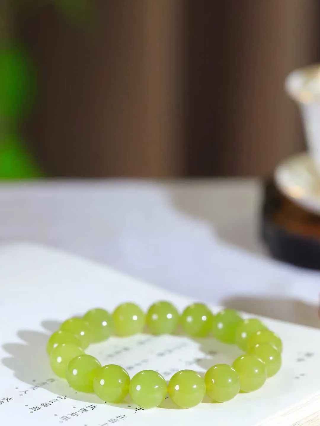 【珠圆玉润.手串】

精品和田玉黄口珠圆玉润手串 玉质温润细腻  整串打磨圆润，佩戴舒适。珠珠落玉盘