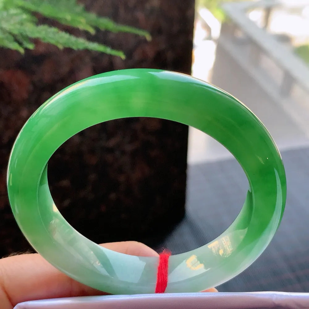 正圈一大圈阳绿 无瑕 尺寸:56.4/12.2/9.4 色好