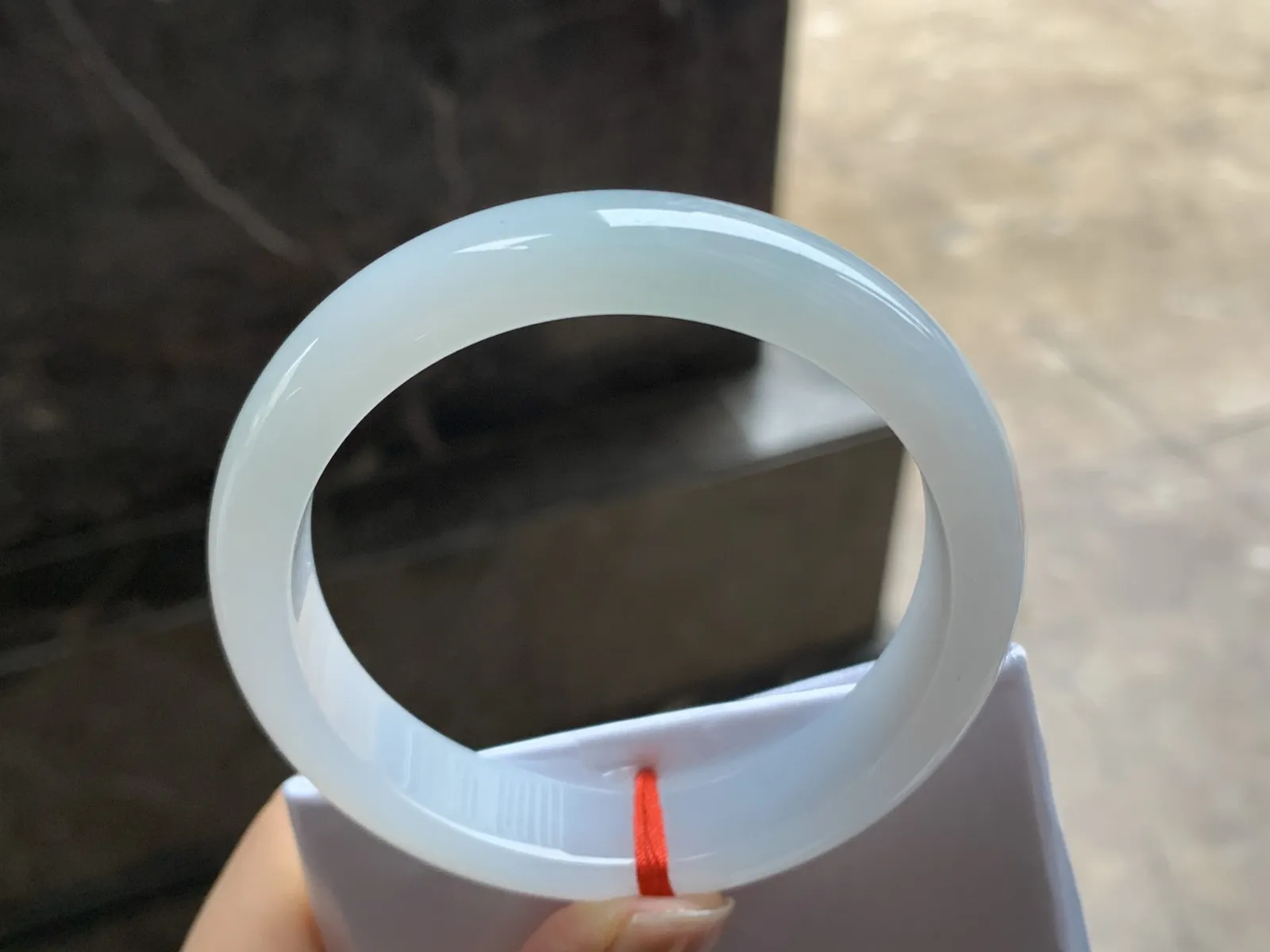 55-13-7.5

晴底手镯^_^清新细腻