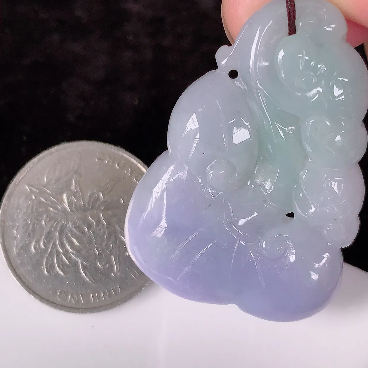 自然光实拍，冰润紫罗兰翡翠万事如意吊坠，种老水足，雕工精湛 ，寓意美好，佩戴时尚出众！#1.2