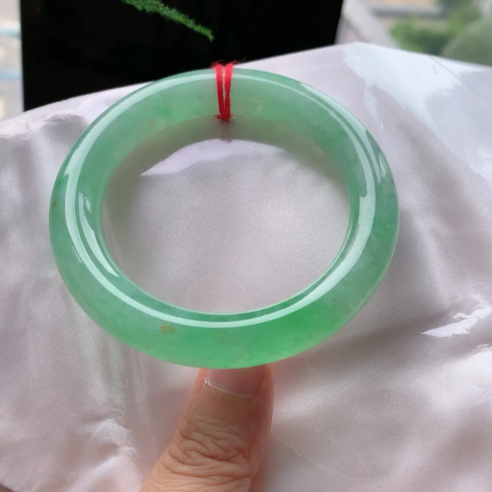 圆条高冰阳绿 无瑕 尺寸:56.7/11.3 种色俱佳