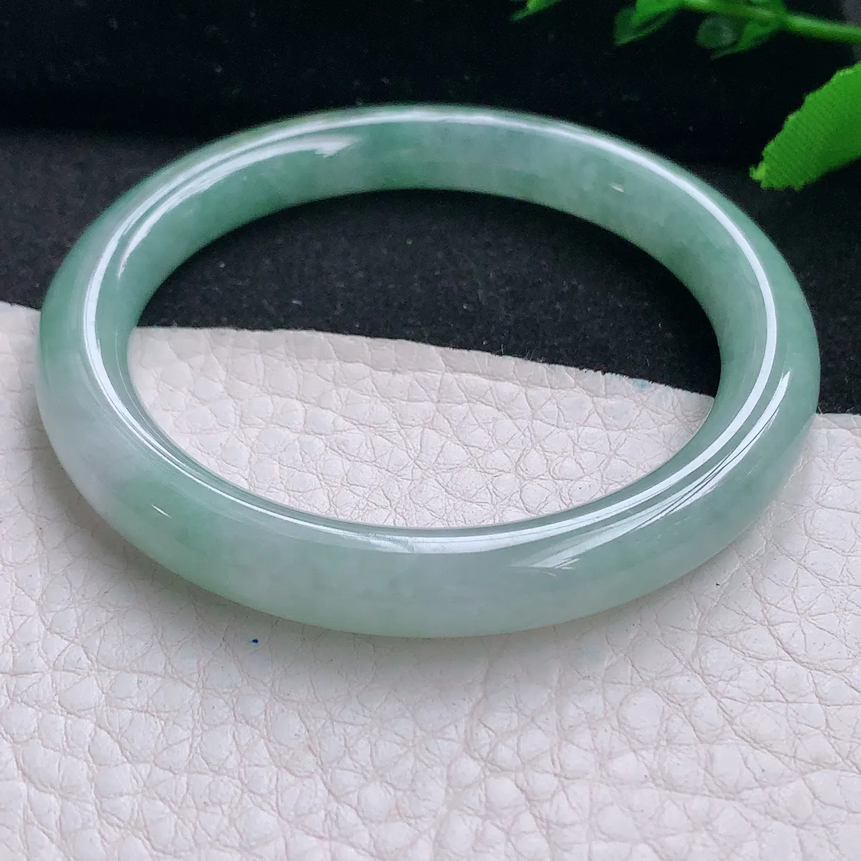 n小圈口53*8.5*8.3叮当镯 天然缅甸翡翠a 货冰润圆条玉镯子 玉手环