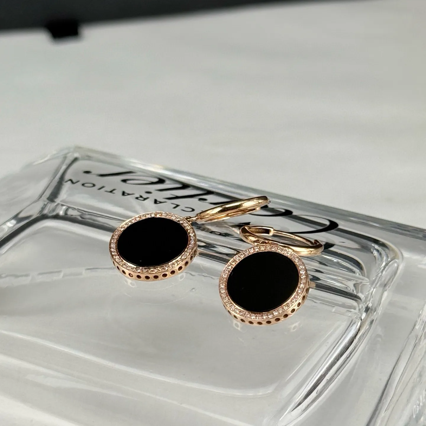 精品18k圆片耳坠 种好色正 黑度极好 打灯通透 油性十足 尺寸12.7