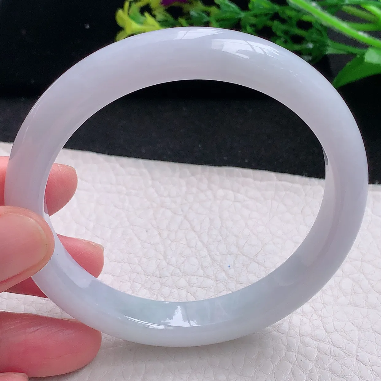 z大圈口62*11.5*8.2平安镯 天然缅甸翡翠a 货白月光大气宽边玉镯子 玉手环