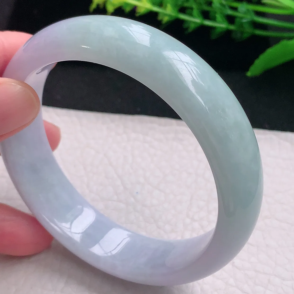 js自然光59*14.8*8平安镯 天然缅甸翡翠a 货春带彩水润宽边玉镯子