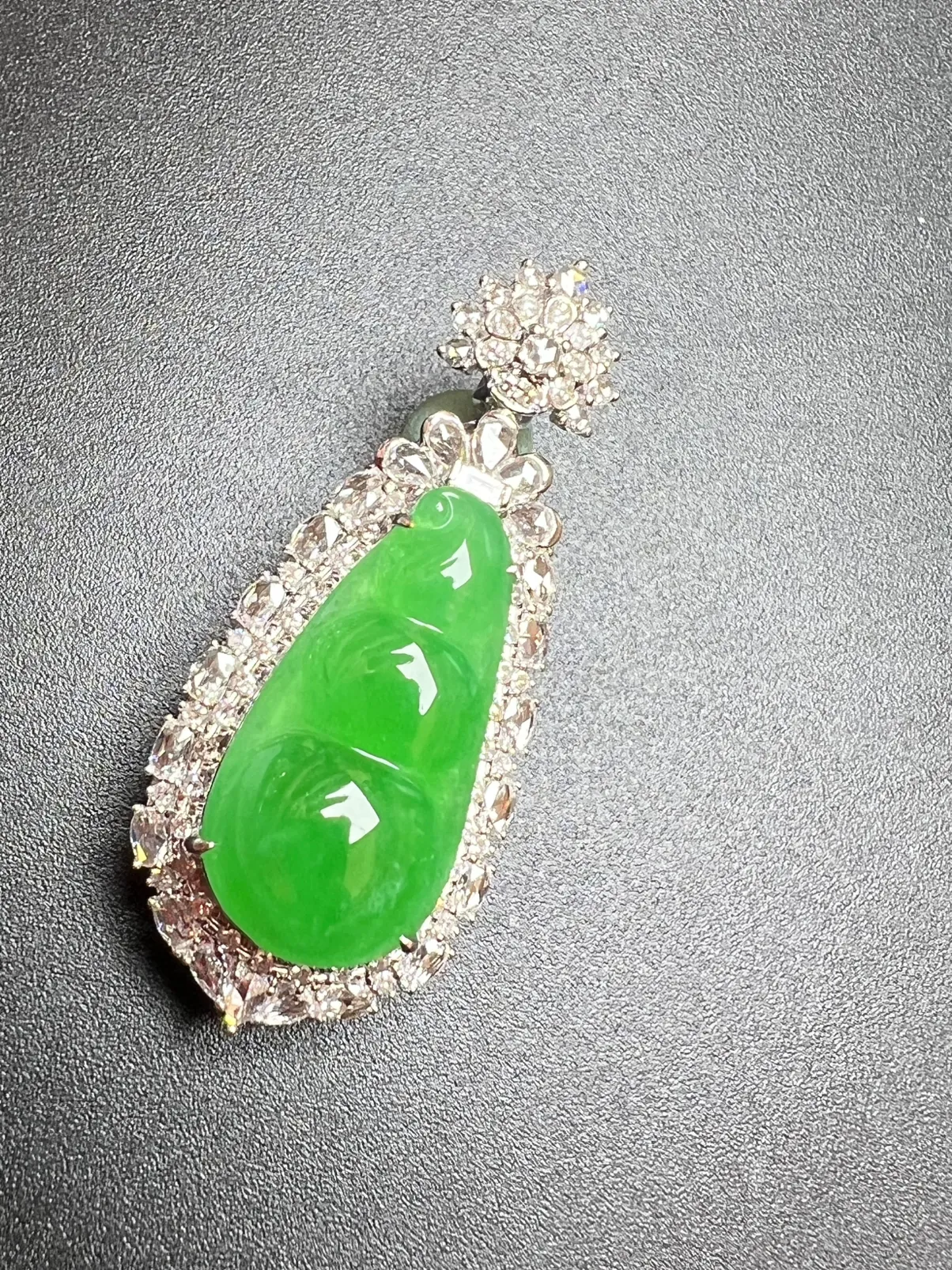 满绿四季豆质量杠杠滴，裸石尺寸39*16.7*12.5 裸石尺寸21.7*10.9*4.8