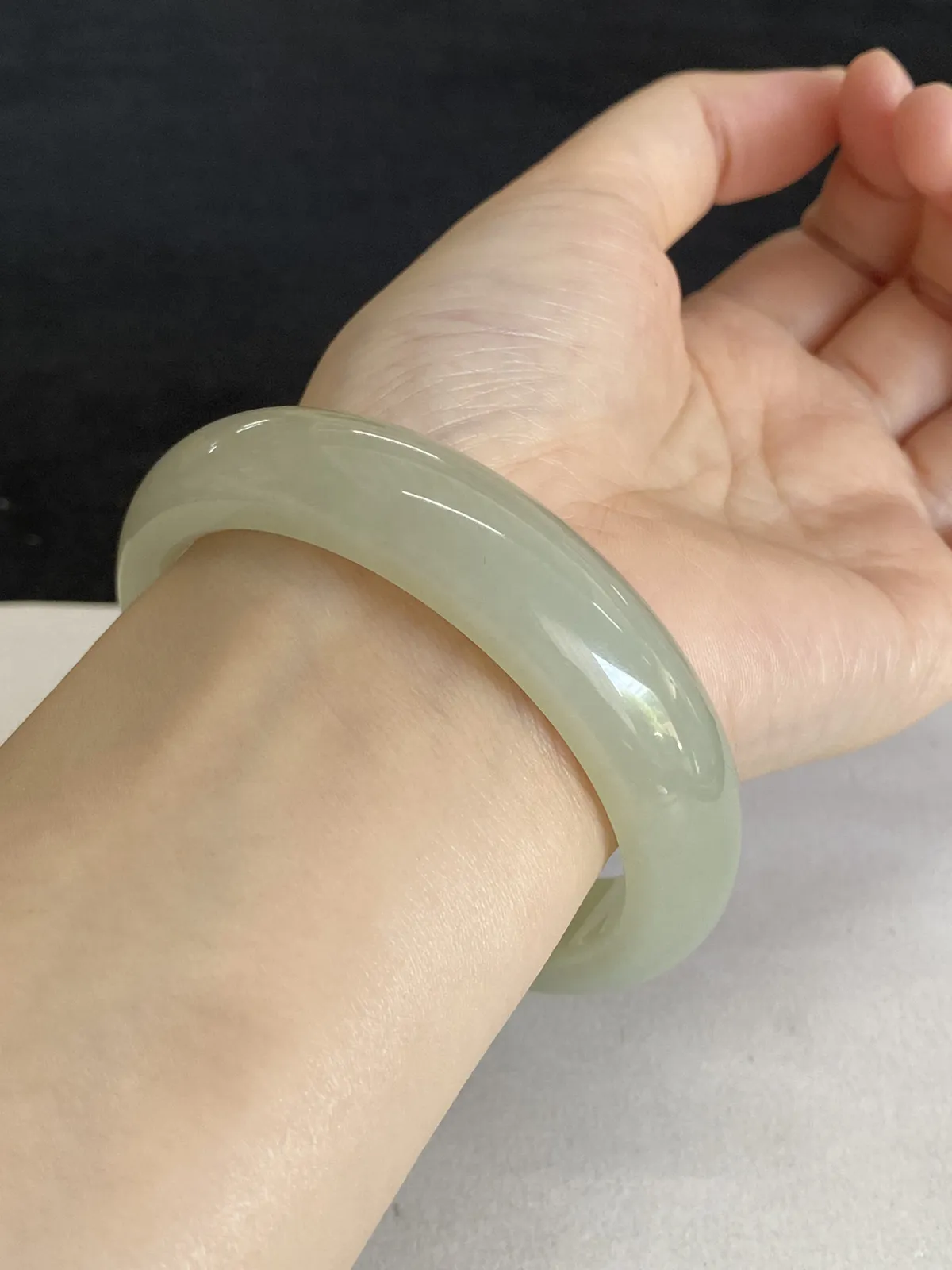 正圈58.5圈口，和田玉手镯