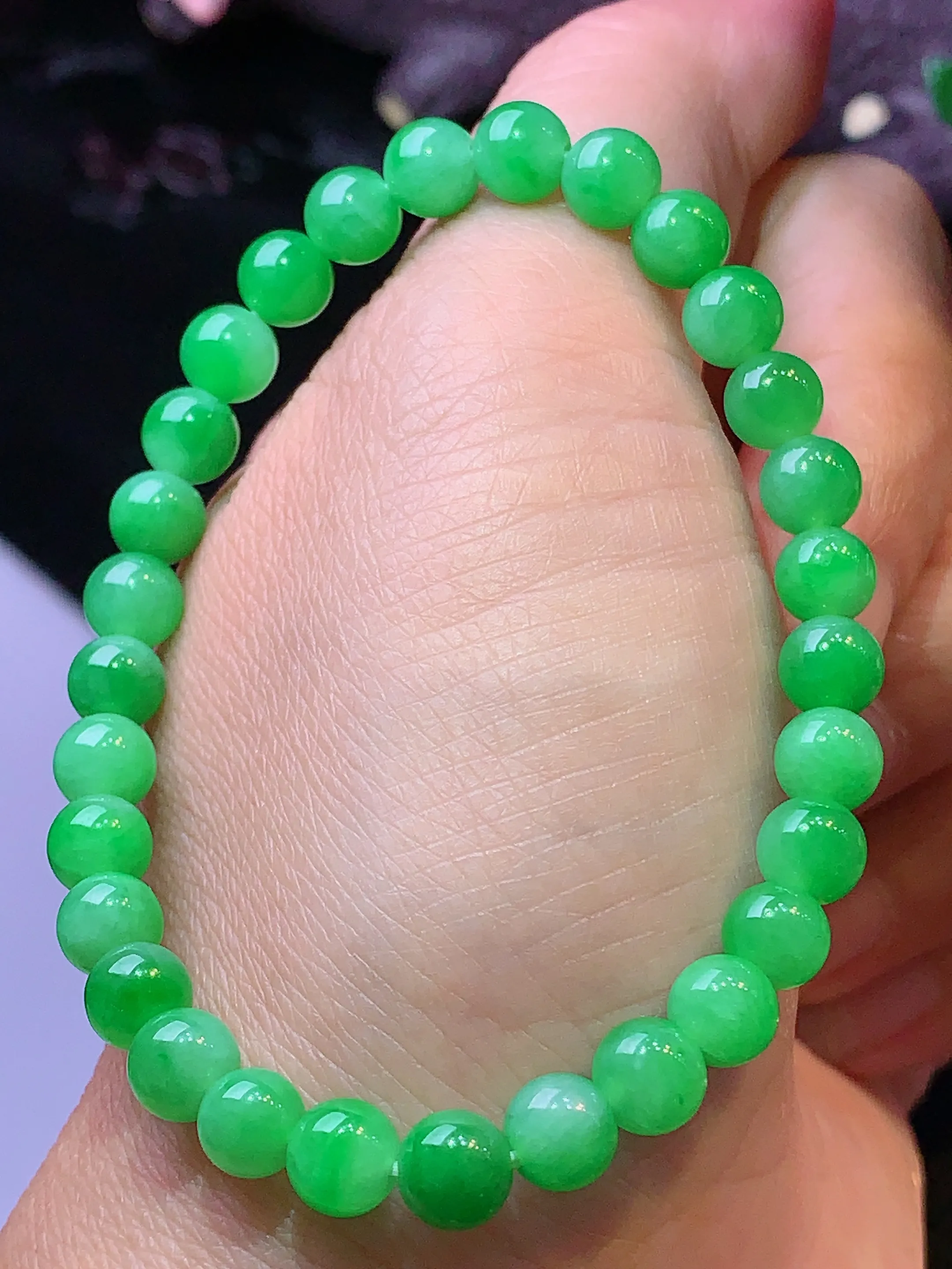 翠绿圆珠手链 玉质细腻 色泽清新艳丽 整体尺寸6
