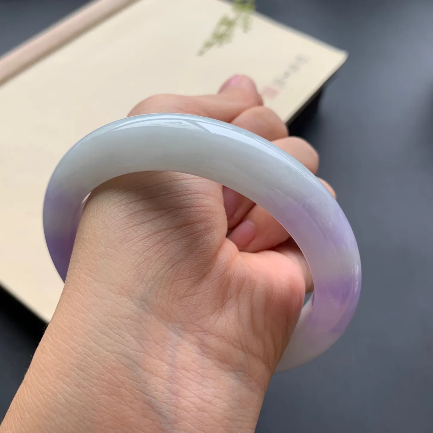 60圈口紫罗兰正圈手镯 尺寸：60-11.5-9.5，细腻光滑，色泽仙美