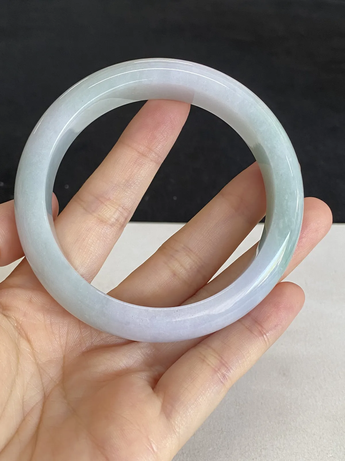 正圈58圈口，翡翠糯化种飘绿手镯