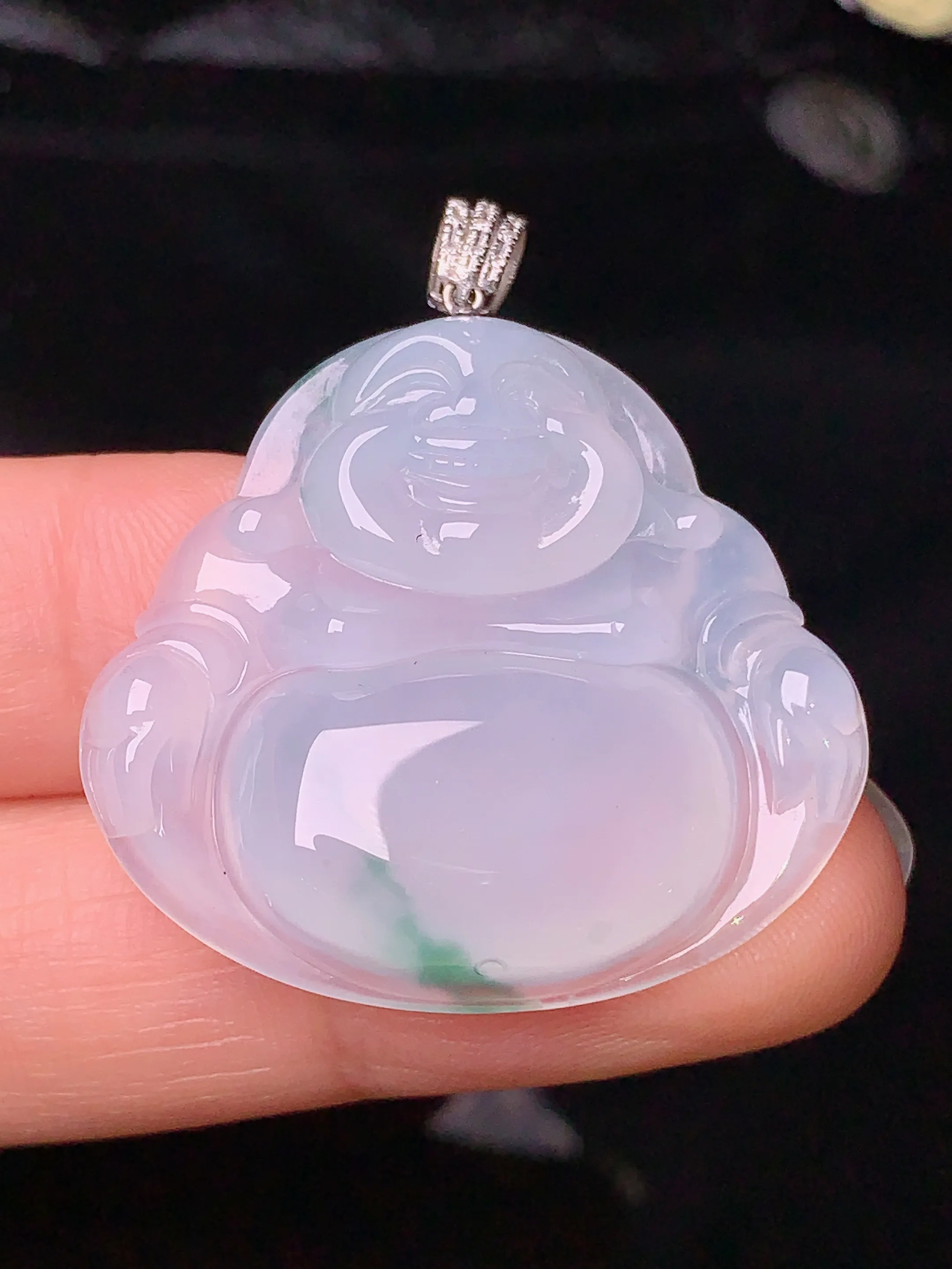 18k金钻镶嵌飘绿佛公吊坠 玉质细腻 色泽清新艳丽 整体尺寸36*31.8*5.6