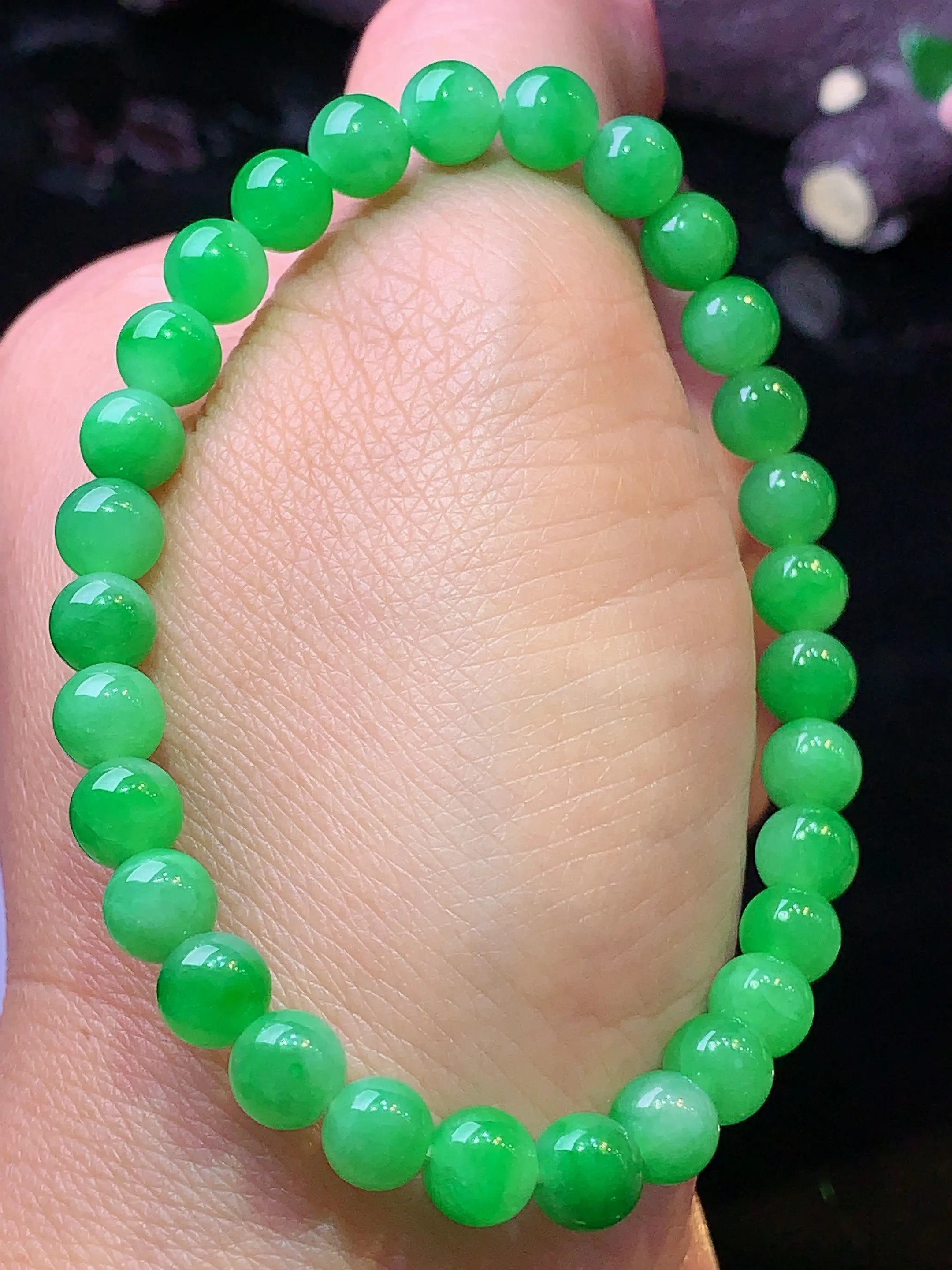 翠绿圆珠手链 玉质细腻 色泽清新艳丽 整体尺寸6