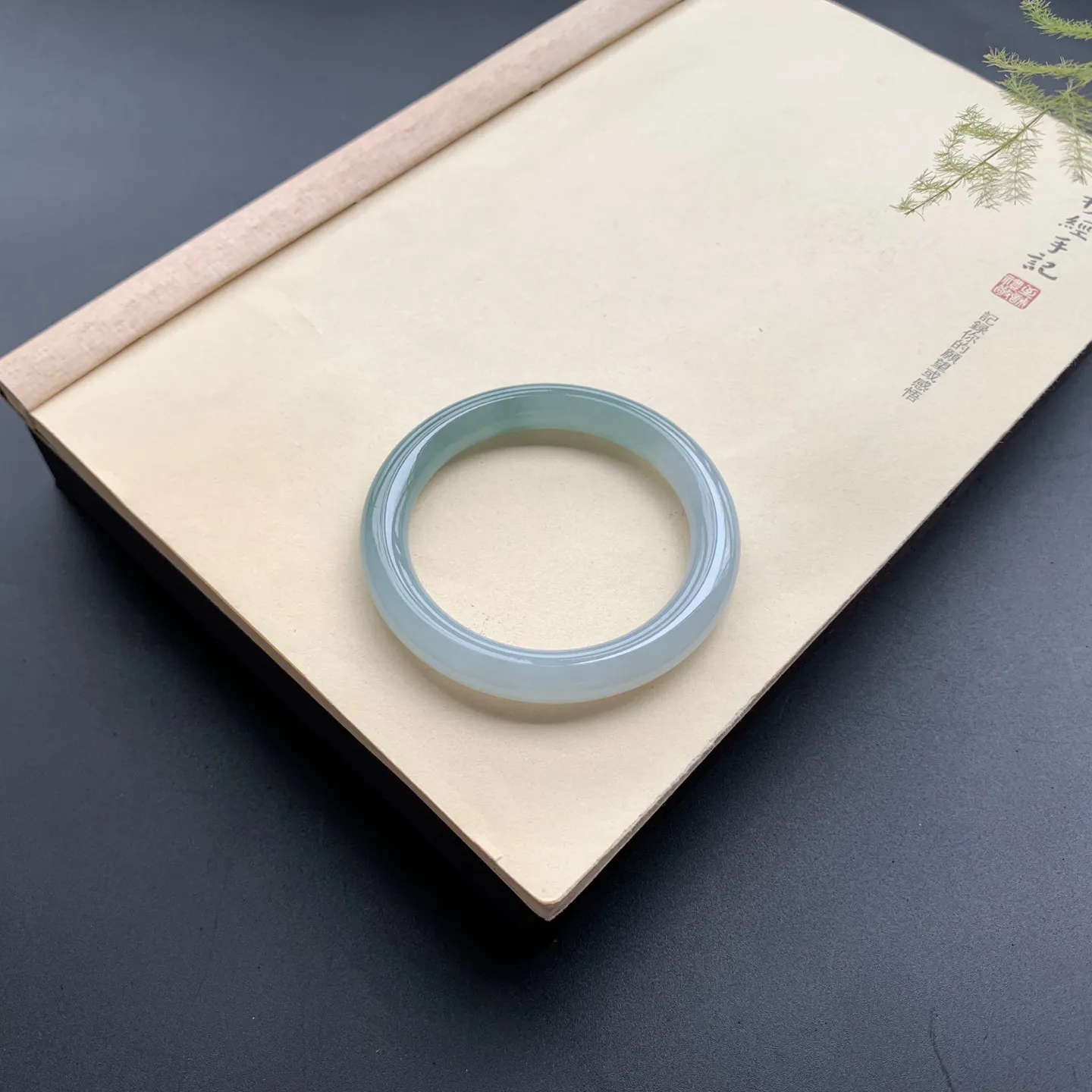 56.8圈口油底圆条手镯 尺寸：56.8-9.6，细腻起胶，条形饱满