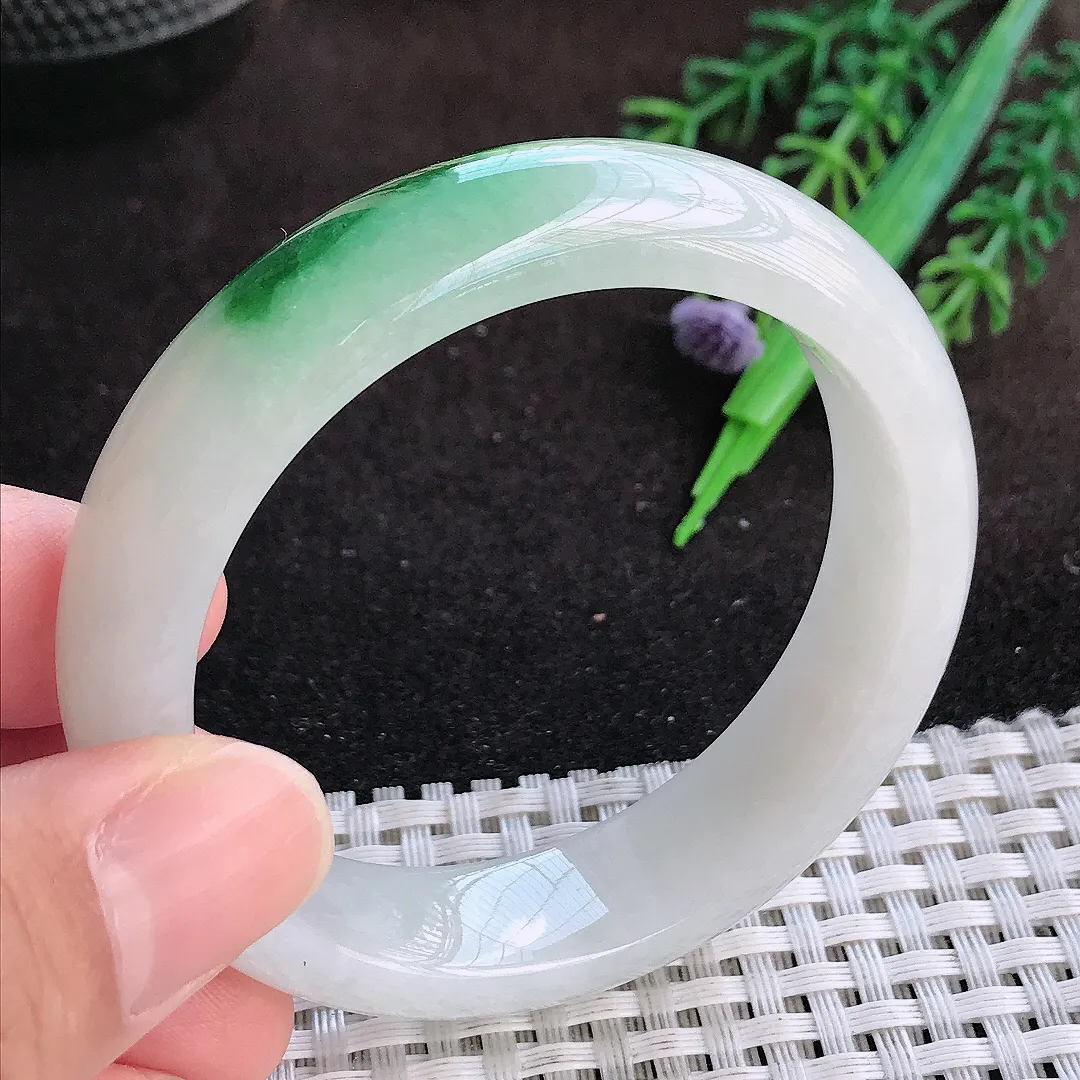 天然a货翡翠51/13.4/7.8老坑精美温润飘绿手镯小圈口翡翠玉镯美人镯