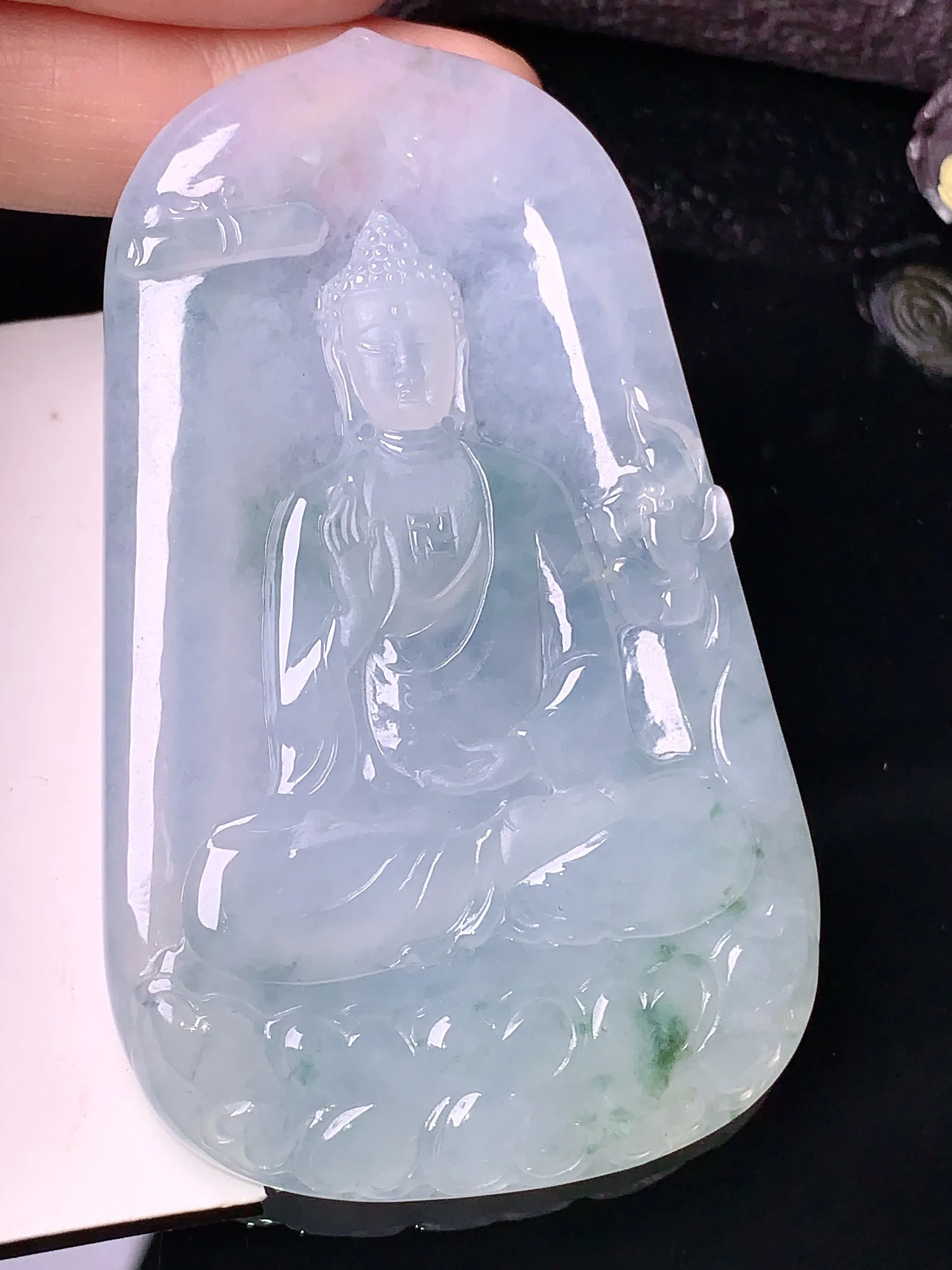 冰种大日如来吊坠 玉质细腻 色泽清新艳丽 整体尺寸72.8*43.6*5.8