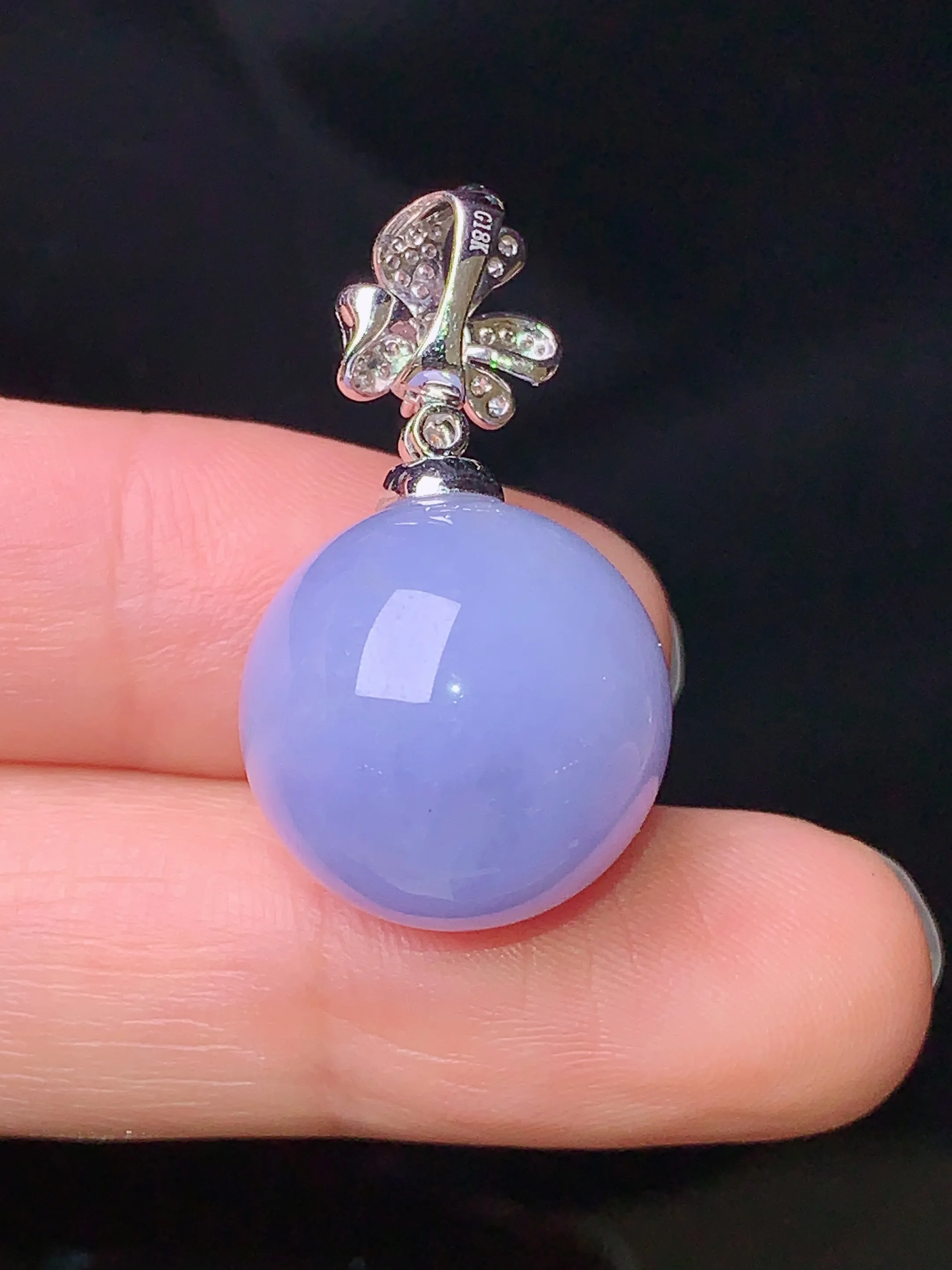 18k金钻镶嵌紫罗兰圆珠吊坠 玉质细腻 色泽清新艳丽 整体尺寸29.5*16.3
