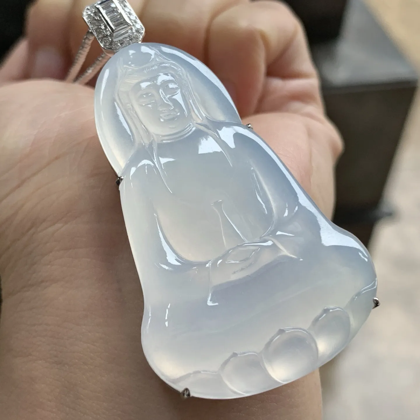 金钻镶嵌冰种观音^_^荧光十足 盖子可以取