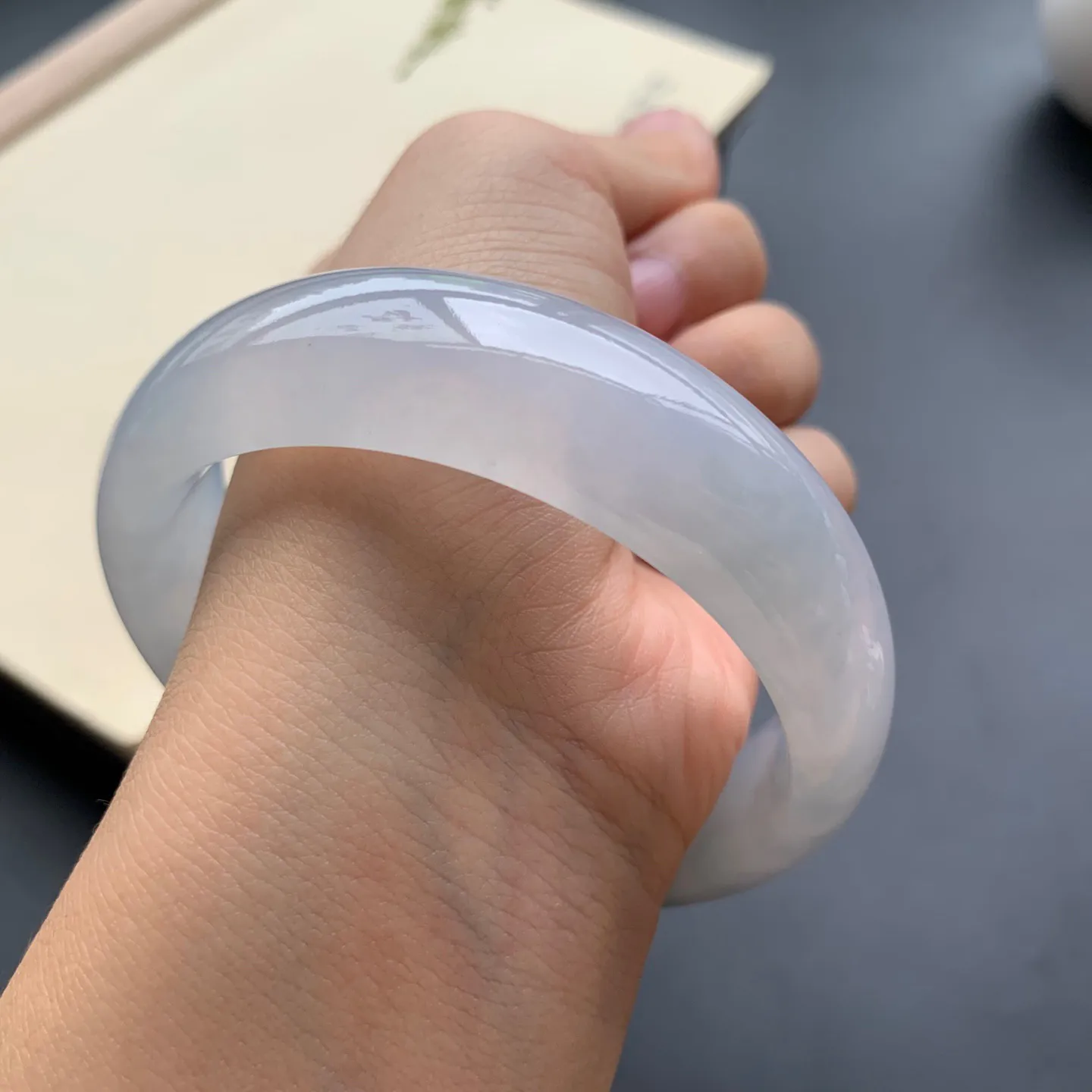 58.8圈口冰种正圈手镯 尺寸：58.8-18-8.5，无纹裂，宽版厚装，水润透亮