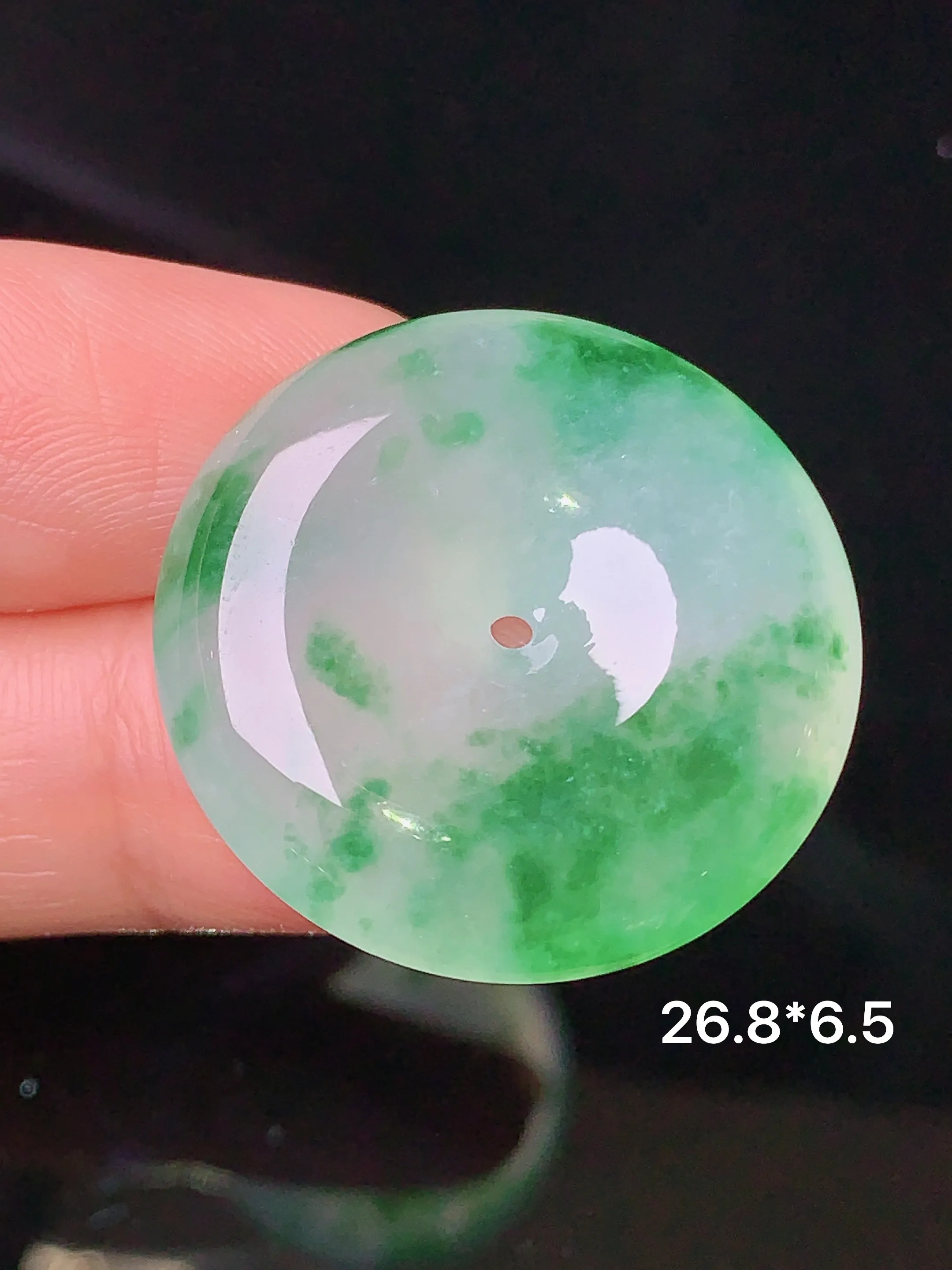 18k金钻镶嵌吊坠 玉质细腻 色泽清新艳丽 整体尺寸26.8*6.5