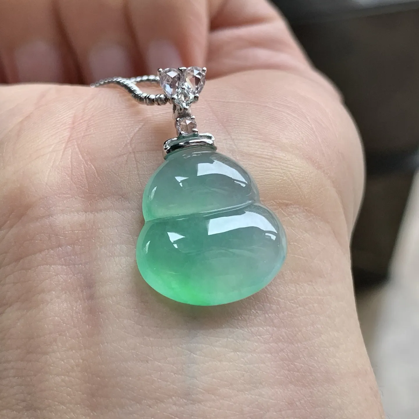 金扣冰晴绿葫芦^_^冰透 色阳