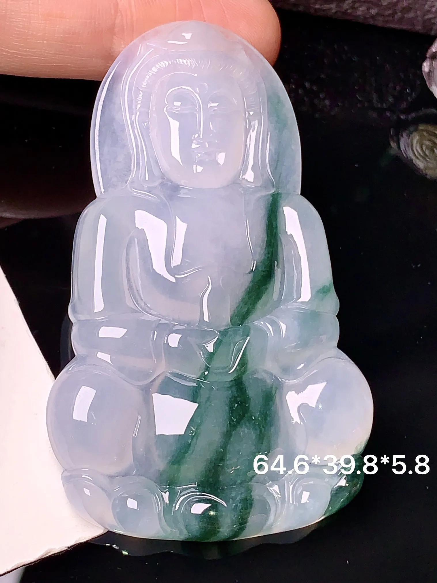 飘绿观音吊坠 玉质细腻 色泽清新艳丽 整体尺寸64.6*39.8*5.8