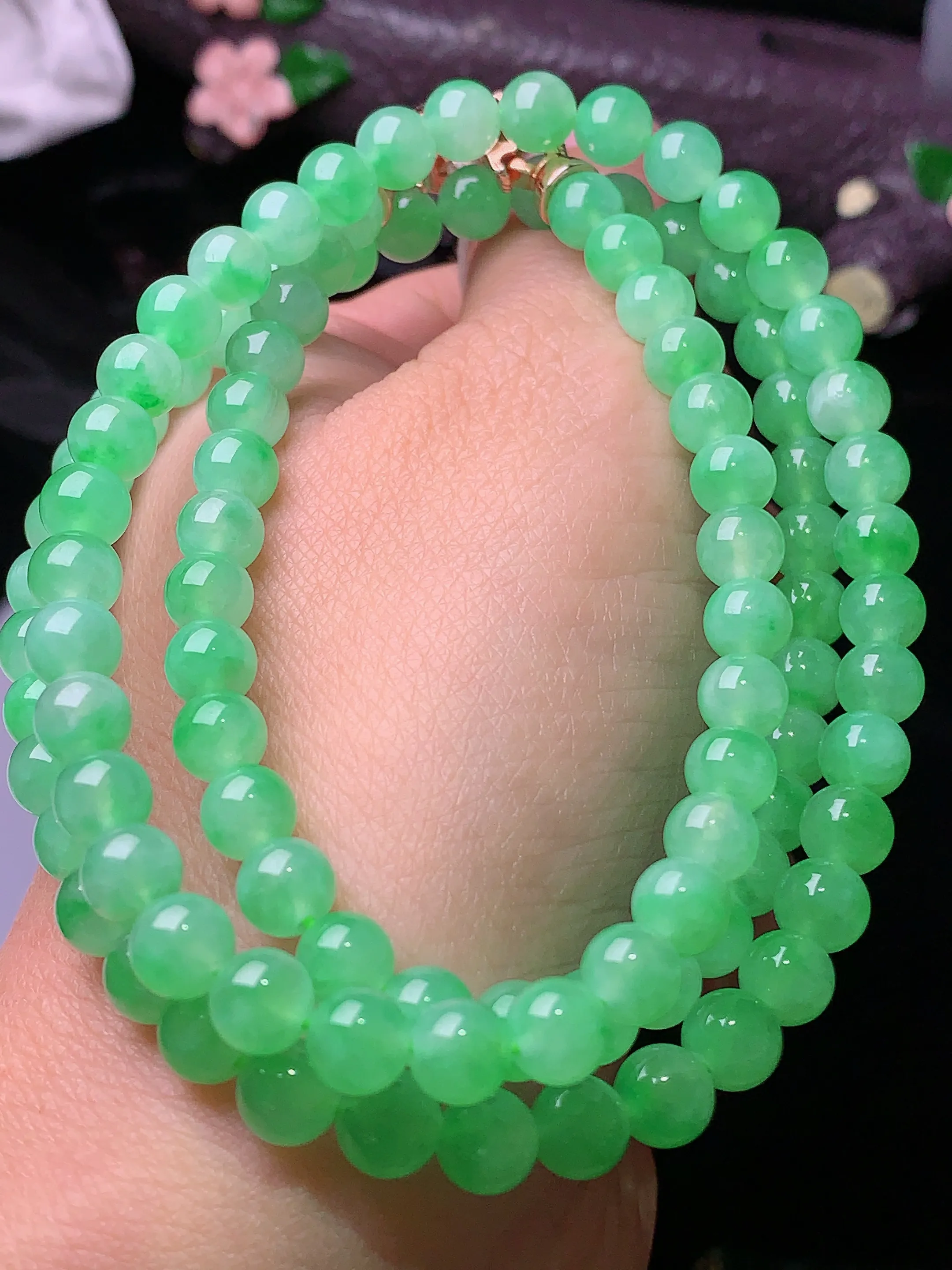 翠绿圆珠项链 玉质细腻 色泽清新 艳丽 整体尺寸6